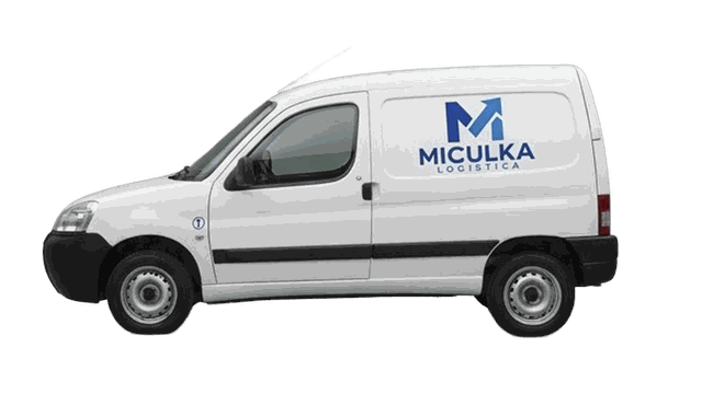 Camioneta Miculka Logística, vista lateral